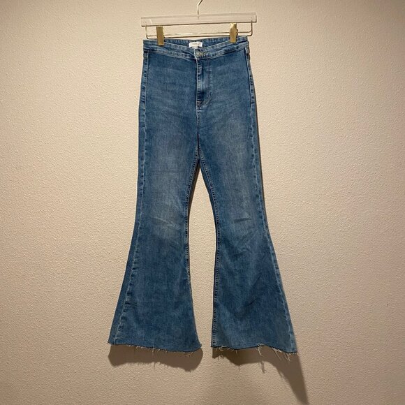 Forever 21 Bell Bottom Flare Jeans Size 26 High Rise Stretch Denim - Picture 1 of 3